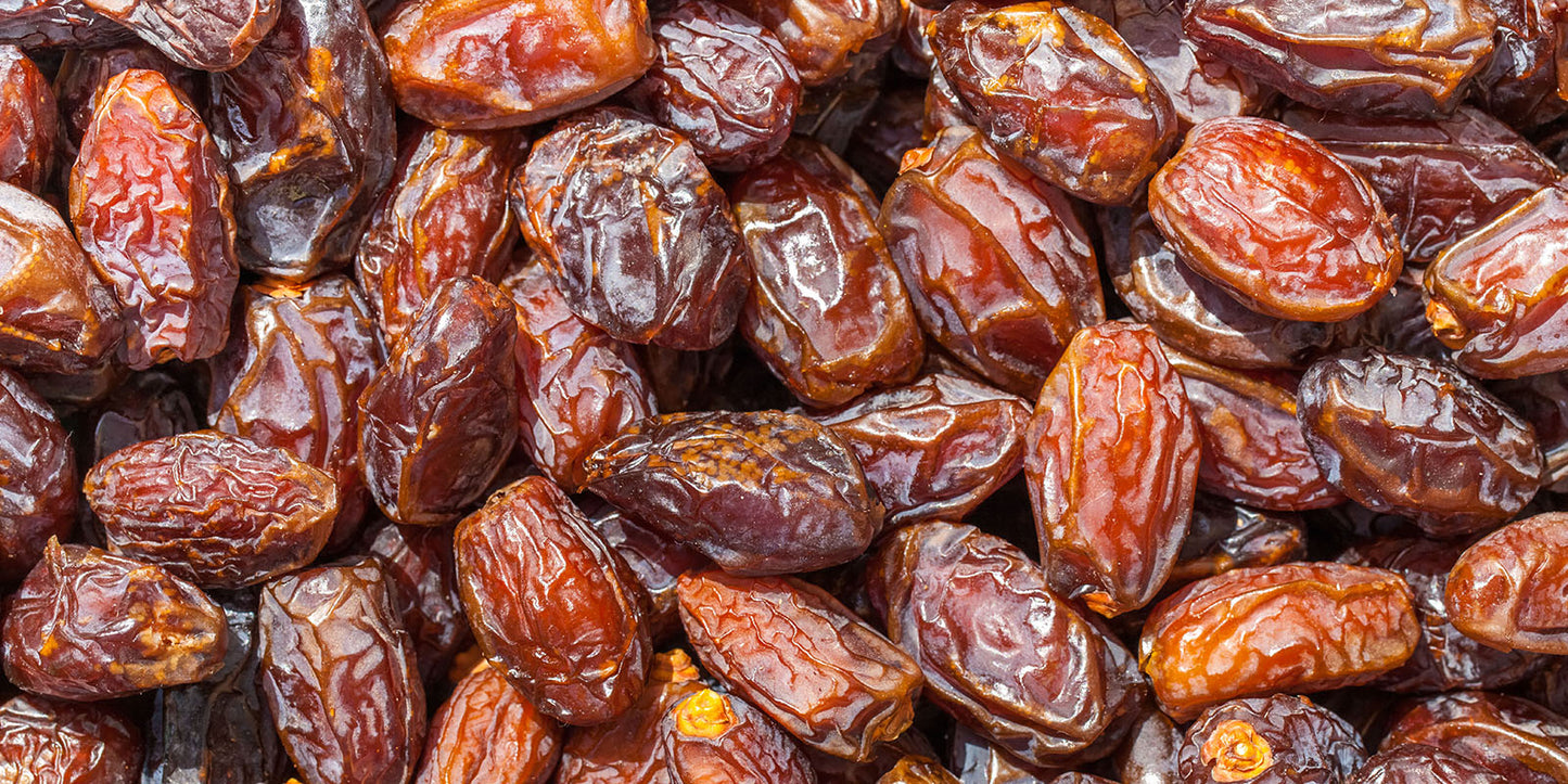 Refined Sugar Vs Natural Sugar: The Benefits of Using Dates as a Sweetener